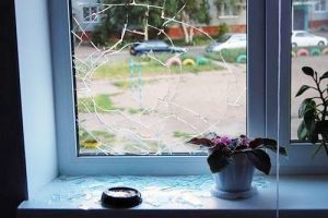 Быстрая и качественная замена разбитого стеклопакета любой сложности в Минске и Минской области