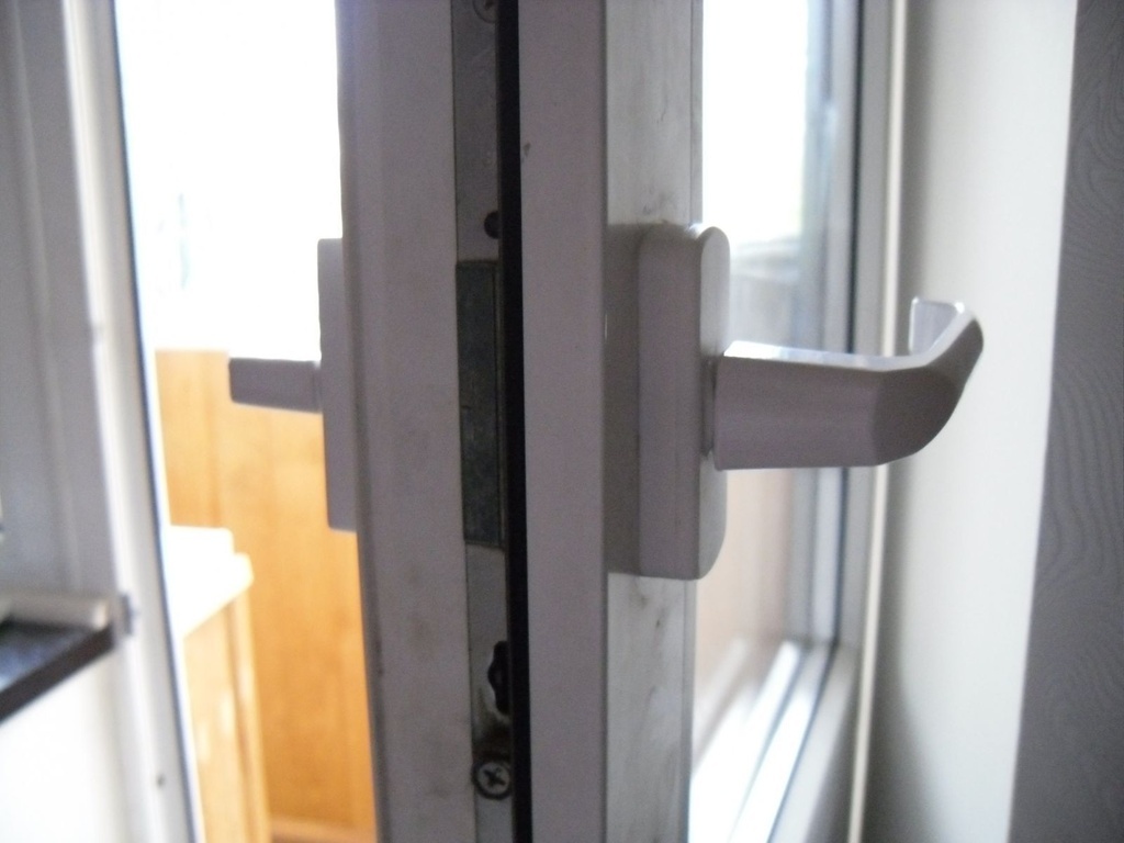 Двухсторонняя ручка на балконную дверь ПВХ в Минске не дорого